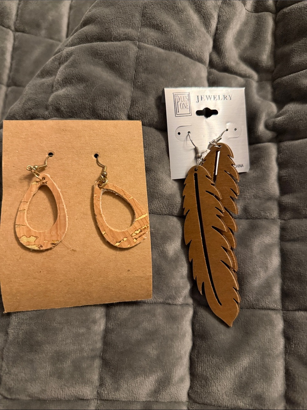 Brown Feather and Teardrop Earrings Set